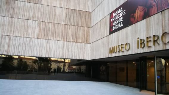 Jaén: Entrada y visita al Museo Ibérico y al Museo Provincial