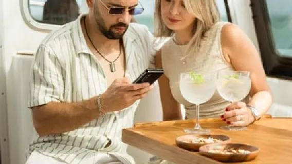 리스본 상그리아 – 피자와 음악이 있는 독점 럭셔리 크루즈