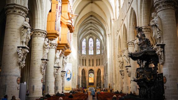 布魯塞爾大廣場+尿尿小童像+聖米歇爾及聖古都勒大教堂-普通話車