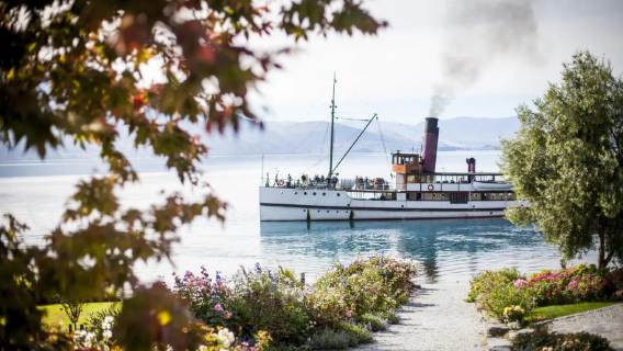 New Zealand Queenstown: TSS Earnslaw Steamship Cruise
