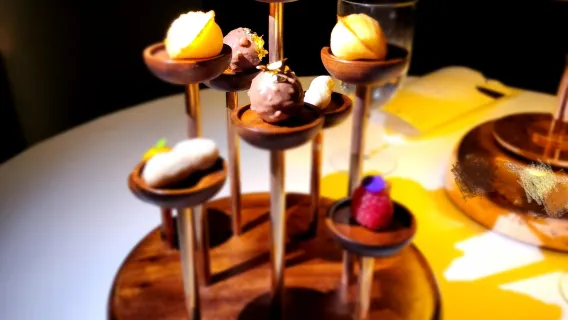 Restaurant reservation service for the popular Fifty Seconds in Lisbon, Portugal