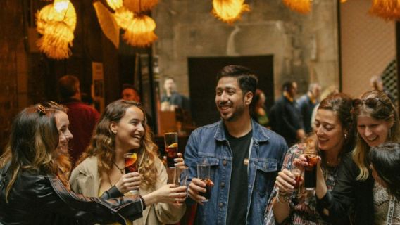 บาร์เซโลนา: ทัวร์พร้อมไกด์นำเที่ยวเกี่ยวกับการดื่มและประวัติศาสตร์