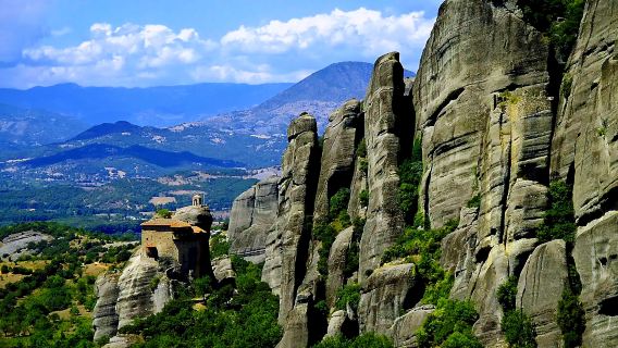 【希臘天空之城】梅黛奧拉+德爾菲+阿拉霍瓦小鎮+卡蘭巴卡小鎮