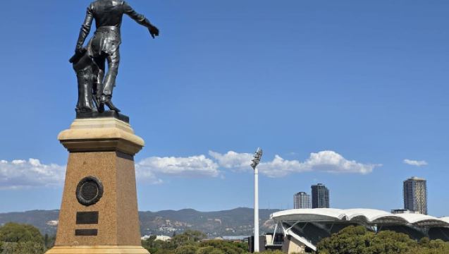 Adelaide City Highlights via Hahndorf Half-Day Tour