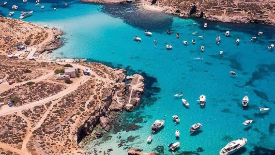 Laguna de Cristal en la Isla de Comino + Bahía de Santa María + Lago Azul + Cueva de Santa María