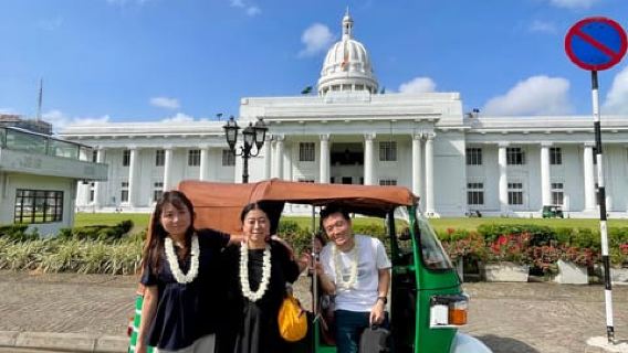 Colombo: Private Tuk-Tuk City Tour with Guide & All Tickets