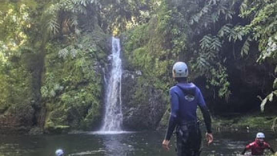 聖米格爾：亞速爾群島 Ribeira da Salga 冒險公園溪降體驗