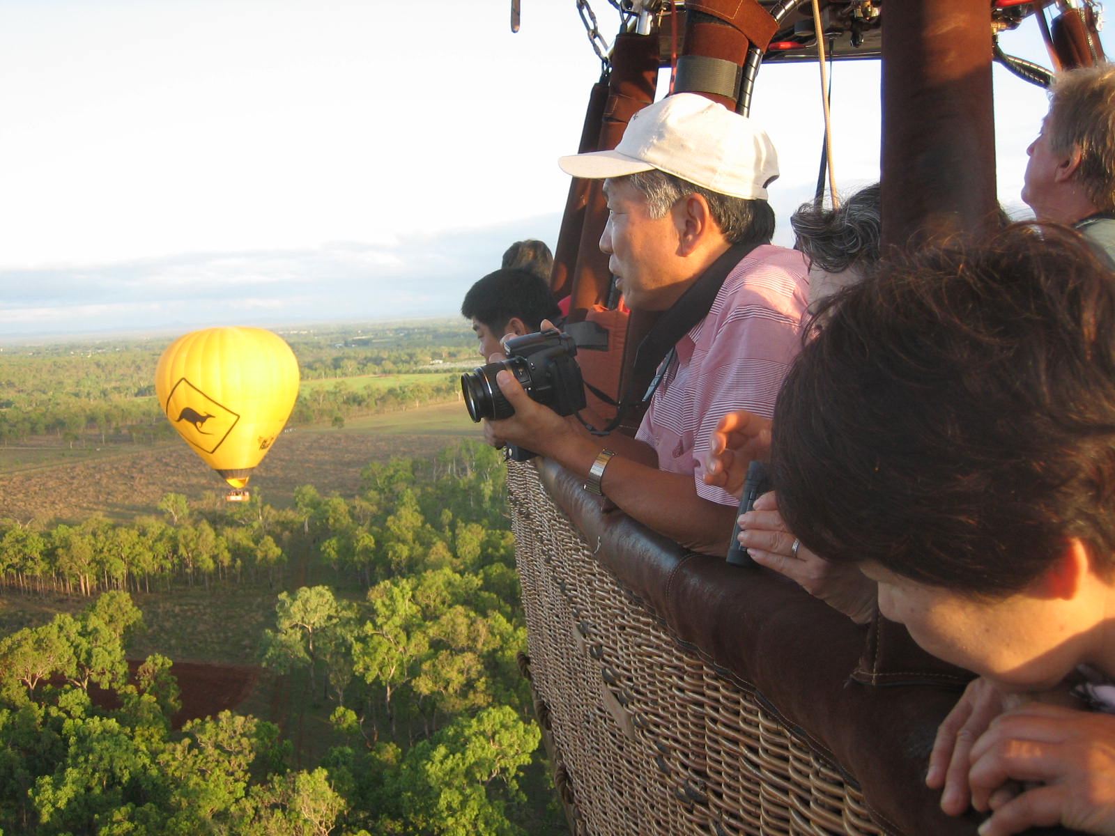 Hot Air Balloon Gold Coast Experience (Chinese-speaking Guide Included with Champagne Breakfast, Transfers, Digital Photos, and Flight Tax)