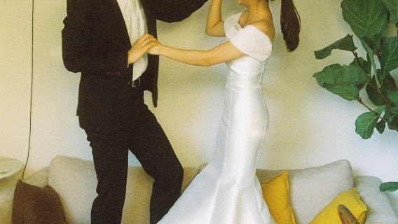 スイス、バーゼルでの旅行写真撮影【ドライバーとディレクター + 旅行写真 + 結婚式の写真、航空写真、マイクロフィルム + メイクアップと衣料品&アクセサリー+ 人数と場所の制限なし】