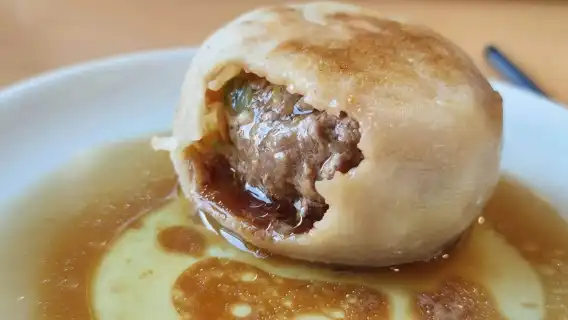 Private Beijing Street Food Tasting Tour in Hutong