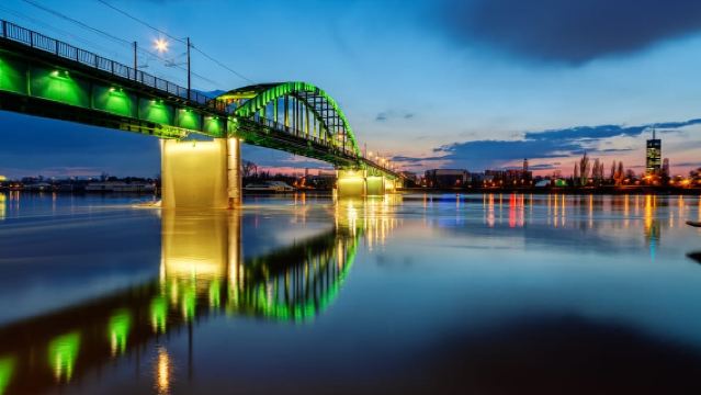 Belgrade: Sunset Sightseeing Cruise with Drinks