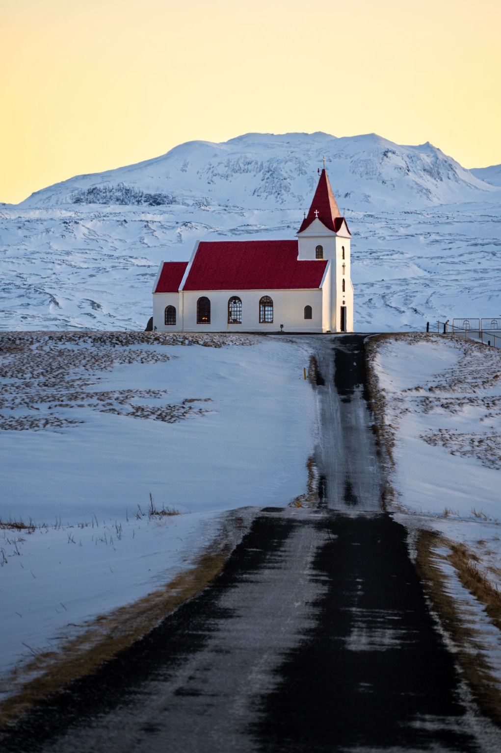 【冰島奈斯山】中文包車奈斯山半島黑沙灘+教會山