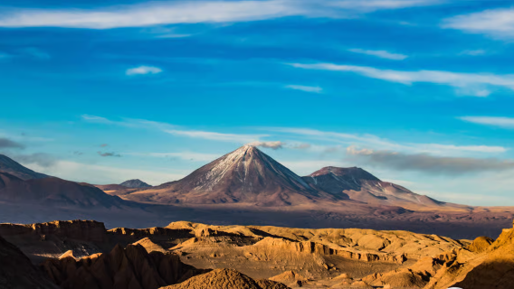 1-day tour to Red Rock Plateau Lake from San Pedro, Chile to See Flamingos and Salt Flats