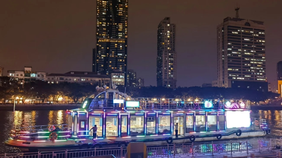 Croisière nocturne sur la rivière des Perles à Canton + repas léger standard à bord + découverte du style urbain moderne