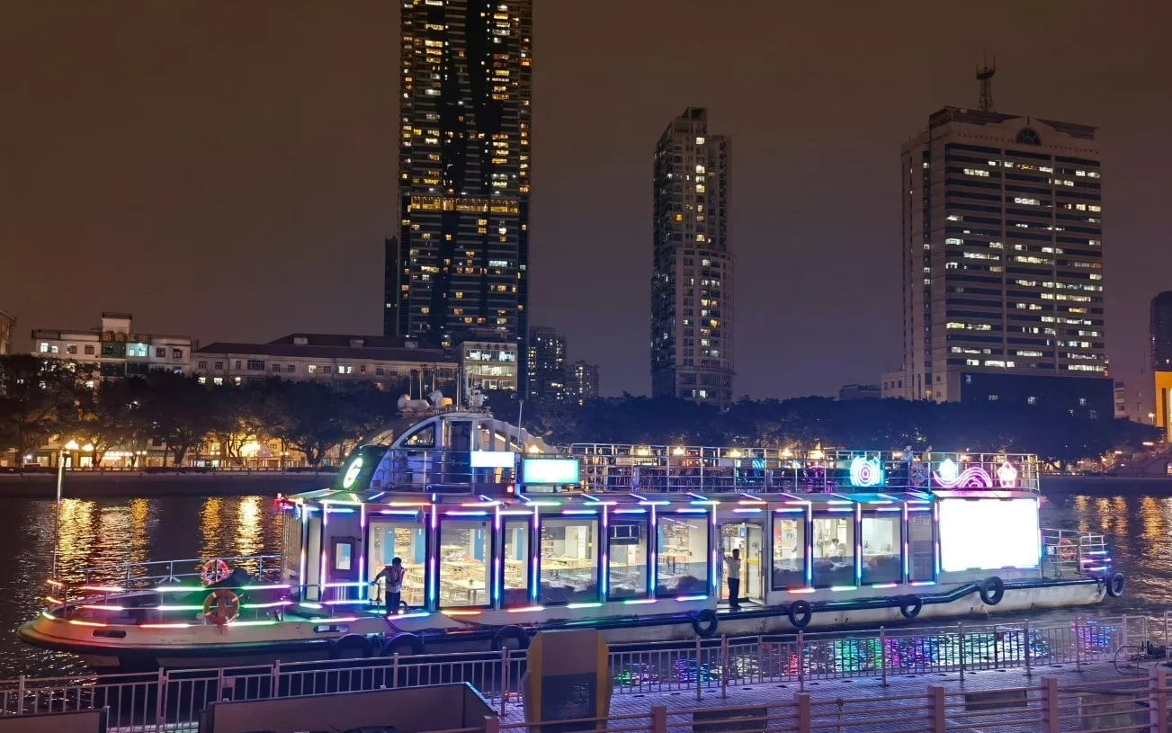 Guangzhou Pearl River Night Cruise + Standard Cruise Meal + Experience Modern Cityscape