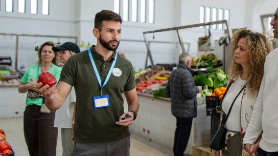 Albufeira: Guided Food Tour + Roundtrip Transportation