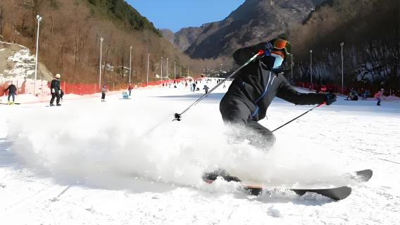 [冬のスキーシーズン] 西安翠花山スキー場プライベートチャーター日帰り旅行（3時間スキーパス付き）