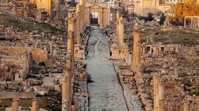 【中東龐貝】安曼城堡山+彩虹街+傑拉什羅馬古城遺址包車一日遊