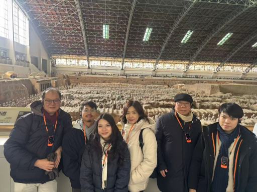 Tur gabungan dengan pemandu wisata bahasa Inggris di Museum Terakota Kaisar Qin (perjalanan satu har