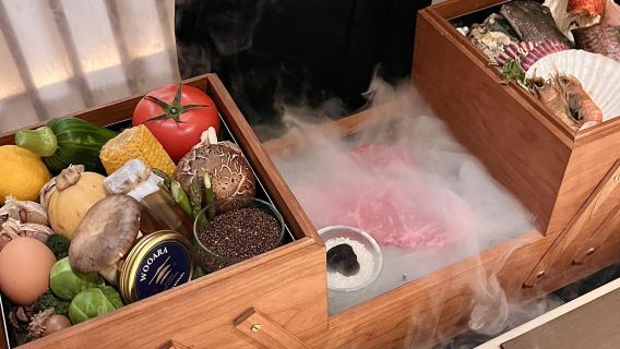 Restaurant reservation service for the famous Ritz Paris hotel