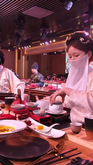 Nanjing Jinling Dream Banquet: Ming Dynasty Immersive Dinner Show at Laomen East