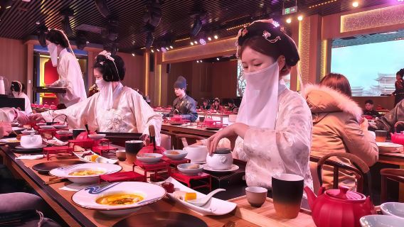 Jinling Dream Splendor : Banquet à thème de la dynastie Ming + Styling Hanfu + Spectacles traditionnels & Cuisine