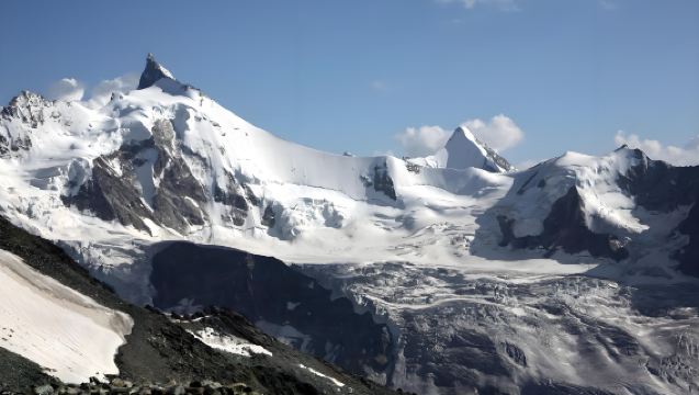 Alluring Kashgar: 1-Day Tour to Pamir Plateau, Karakul Lake, & Baishan Lake