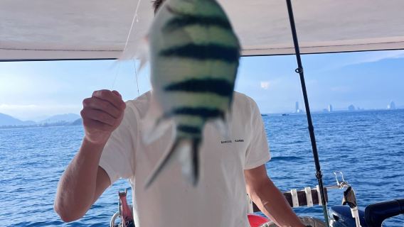 4 horas de pesca recreativa y turística en Sanya (con detector de peces + apto para principiantes)