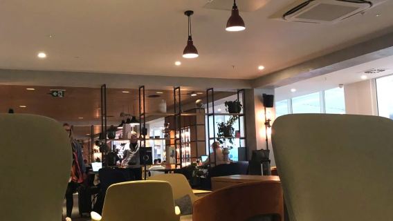 London Luton Airport VIP lounge pass/LTN airport VIP lounge transit/rest