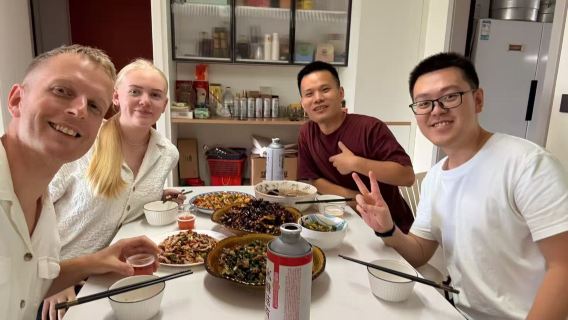 Chongqing linda's family's : Live Like a Local One-Day Authentic Chongqing Life Experience