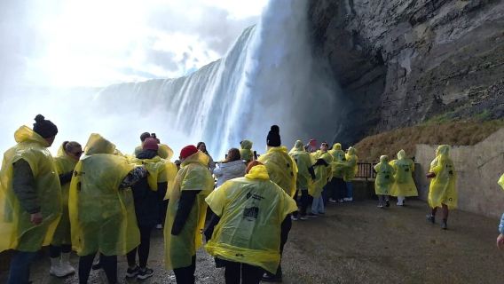 Niagara: Beyond the Falls Walking Tour & Cruise (seasonal)