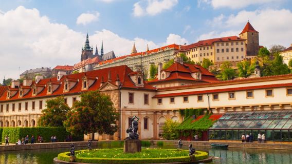 Prague Castle: 1-Hour Introduction Tour with Entry Ticket