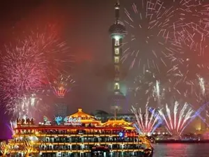Shanghai Huangpu River Night Cruise with Buffet Dinner