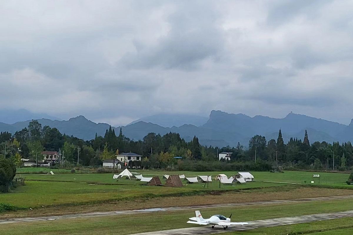 四川成都都江堰青城山固定翼飛機飛行體驗【可體驗駕駛飛機+專業機長帶飛】