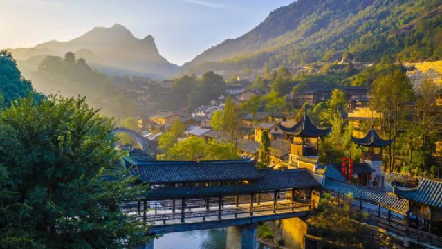 13:00 bertolak - Bandar Dongeng - Lawatan Sehari & Malam di Lembah Wangxian (Berlepas dari Jingdezhen)