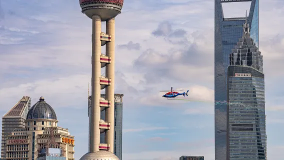 上海新空直升機飛行體驗／觀光黃浦江陸家嘴＋俯瞰迪士尼（煙花秀）＋可選日夜航＋一次可坐 6 位