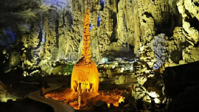 Zhijindong Cave Attraction Pure Play 1-Day Tour • Natural Limestone Cave • Karst Landform