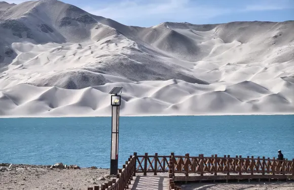 新疆喀什帕米爾高原+白沙湖+喀拉庫勒湖景區一日包車遊