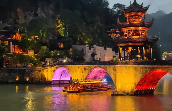 貴州醉美黔東南「通天河」三小時暢快漂流+鎮遠古城