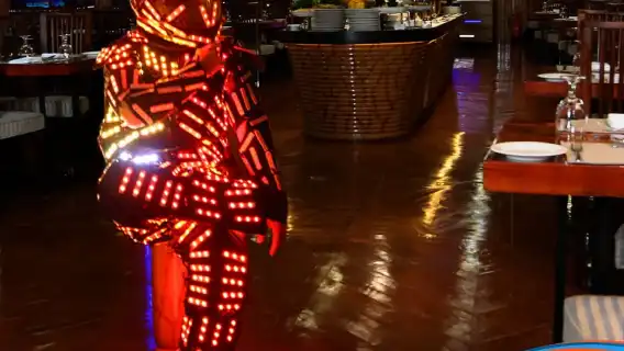 杜拜碼頭豪華單桅帆船遊船 (含五星級自助晚餐及接送服務)