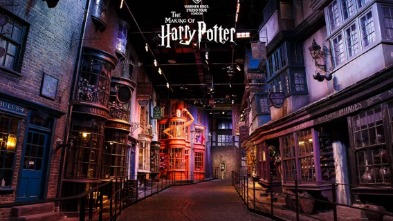 London Warner Bros. Studio Tour - The Making of Harry Potter + Oxford 1-day tour [round-trip bus/1 person booking]