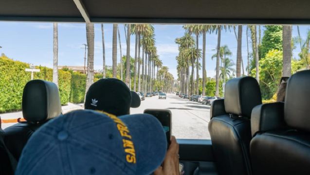 Экскурсия на открытом автобусе по Голливуду, Беверли-Хиллз и домам знаменитостей.