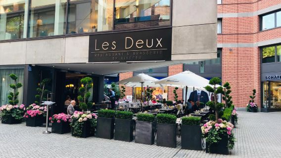 การจองที่นั่งร้านอาหารดัง Les Deux ในมิวนิก ประเทศเยอรมนี