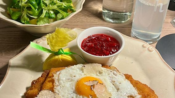 Huth Gastwirtschaft Ristorante Rosso a Vienna, Austria - servizio di prenotazione ristorante