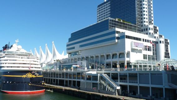 加拿大多倫多+尼亞加拉大瀑布+尼亞加拉湖濱小鎮包車遊