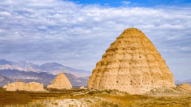 Lawatan sehari di Yinchuan Ningxia: Kota Filem Barat Zhenbeibao, Lukisan Batu Helan, dan Makam Dinasti Xia Barat