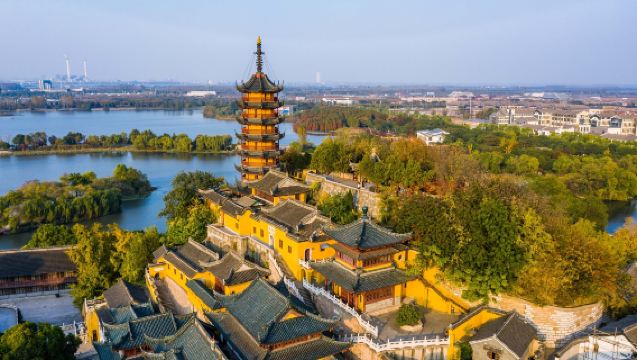 Kuil Jinshan + Xijindu + Muzium Zhenjiang + Bukit Beigu Lawatan Sewa Peribadi Cuti Musim Bunga [Berlepas dari Nanjing]