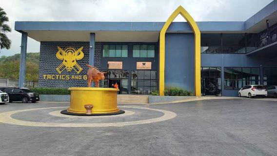 Esperienza di tiro al club TACTICS&GUN - Golden Bull a Pattaya, Thailandia