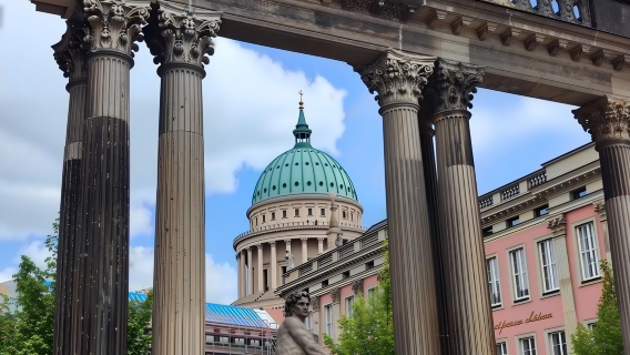 Jerman Berlin Pergi-Balik - Bandar + Istana Sanssouci & Istana Baru Potsdam - Lawatan Sehari Sewaan Peribadi - Nikmati Keselesaan Peribadi