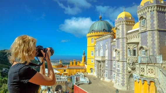 Sintra and Cascais Small Group Tour With Tickets and Hotel Pickup